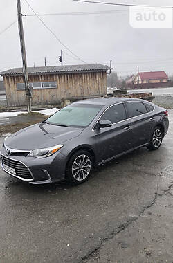 Седан Toyota Avalon 2016 в Шепетовке