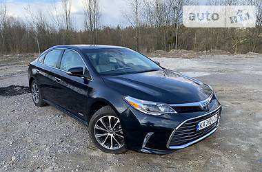 Седан Toyota Avalon 2017 в Киеве