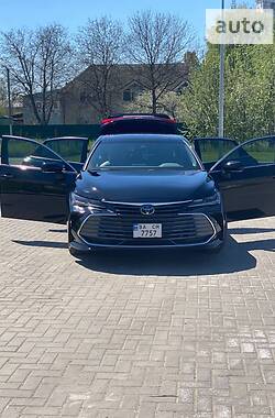 Седан Toyota Avalon 2018 в Киеве