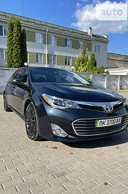 Седан Toyota Avalon 2015 в Рівному