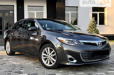 Седан Toyota Avalon 2013 в Киеве