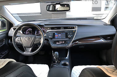 Седан Toyota Avalon 2013 в Киеве