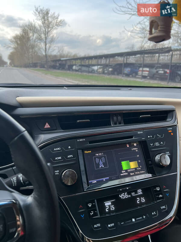 Седан Toyota Avalon 2017 в Кам'янському