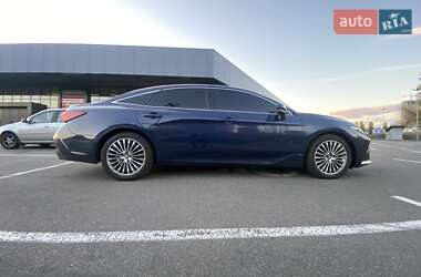 Седан Toyota Avalon 2019 в Киеве