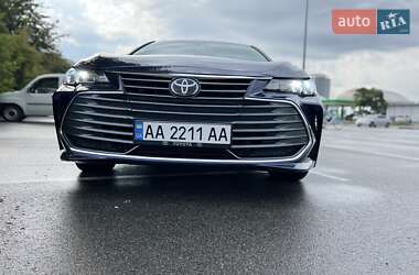 Седан Toyota Avalon 2019 в Киеве