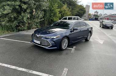 Седан Toyota Avalon 2019 в Киеве