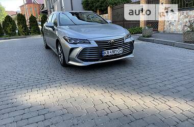 Седан Toyota Avalon 2019 в Киеве