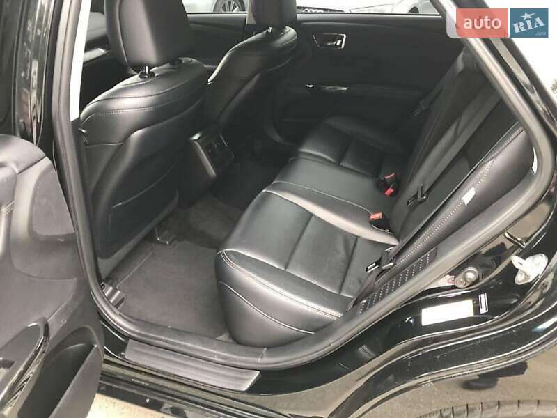 Седан Toyota Avalon 2016 в Львові