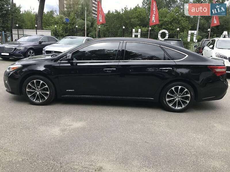 Седан Toyota Avalon 2016 в Львові