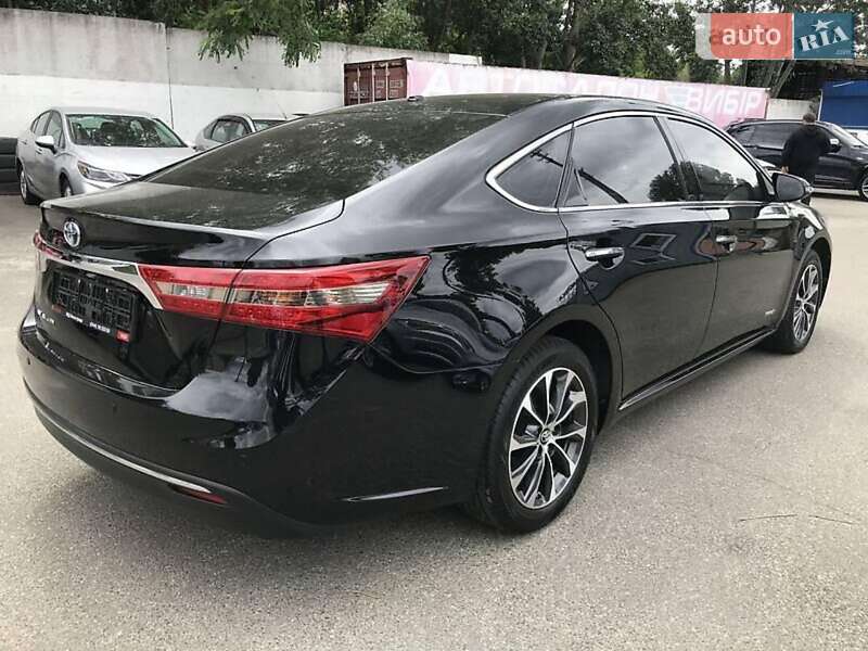 Седан Toyota Avalon 2016 в Львові