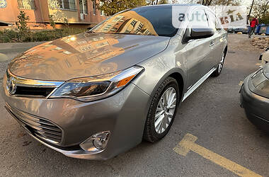 Седан Toyota Avalon 2015 в 