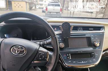 Седан Toyota Avalon 2013 в Киеве