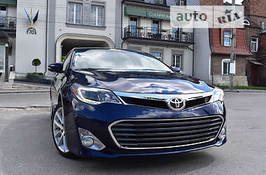 Седан Toyota Avalon 2013 в Львове