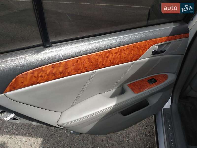Седан Toyota Avalon 2006 в Одессе