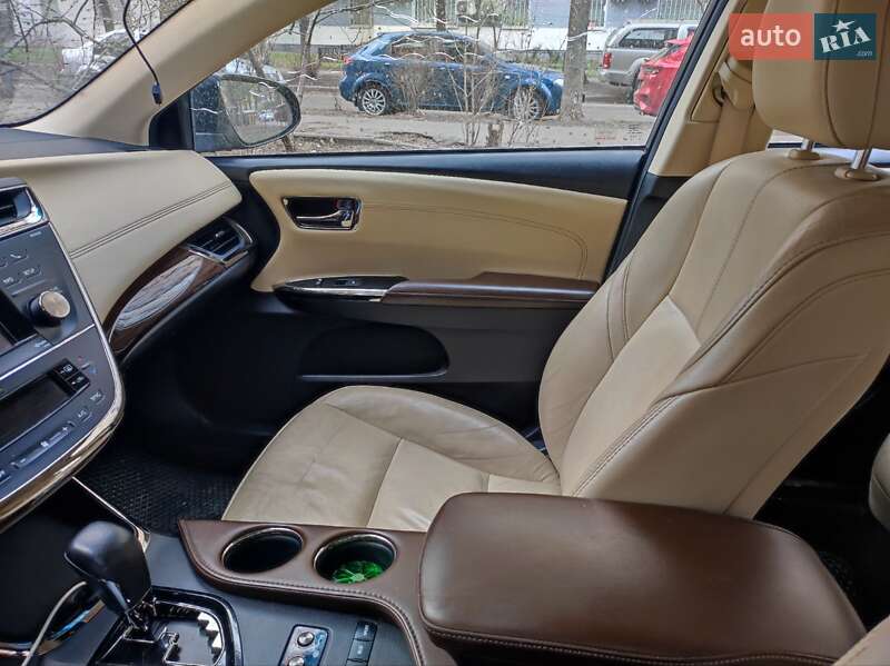 Седан Toyota Avalon 2013 в Киеве
