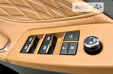 Седан Toyota Avalon 2021 в 