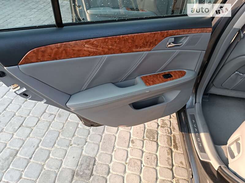 Седан Toyota Avalon 2007 в Львове