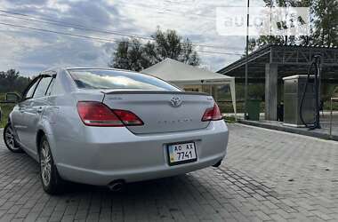 Седан Toyota Avalon 2006 в Тячеве