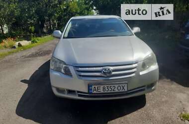 Седан Toyota Avalon 2005 в Першотравенске