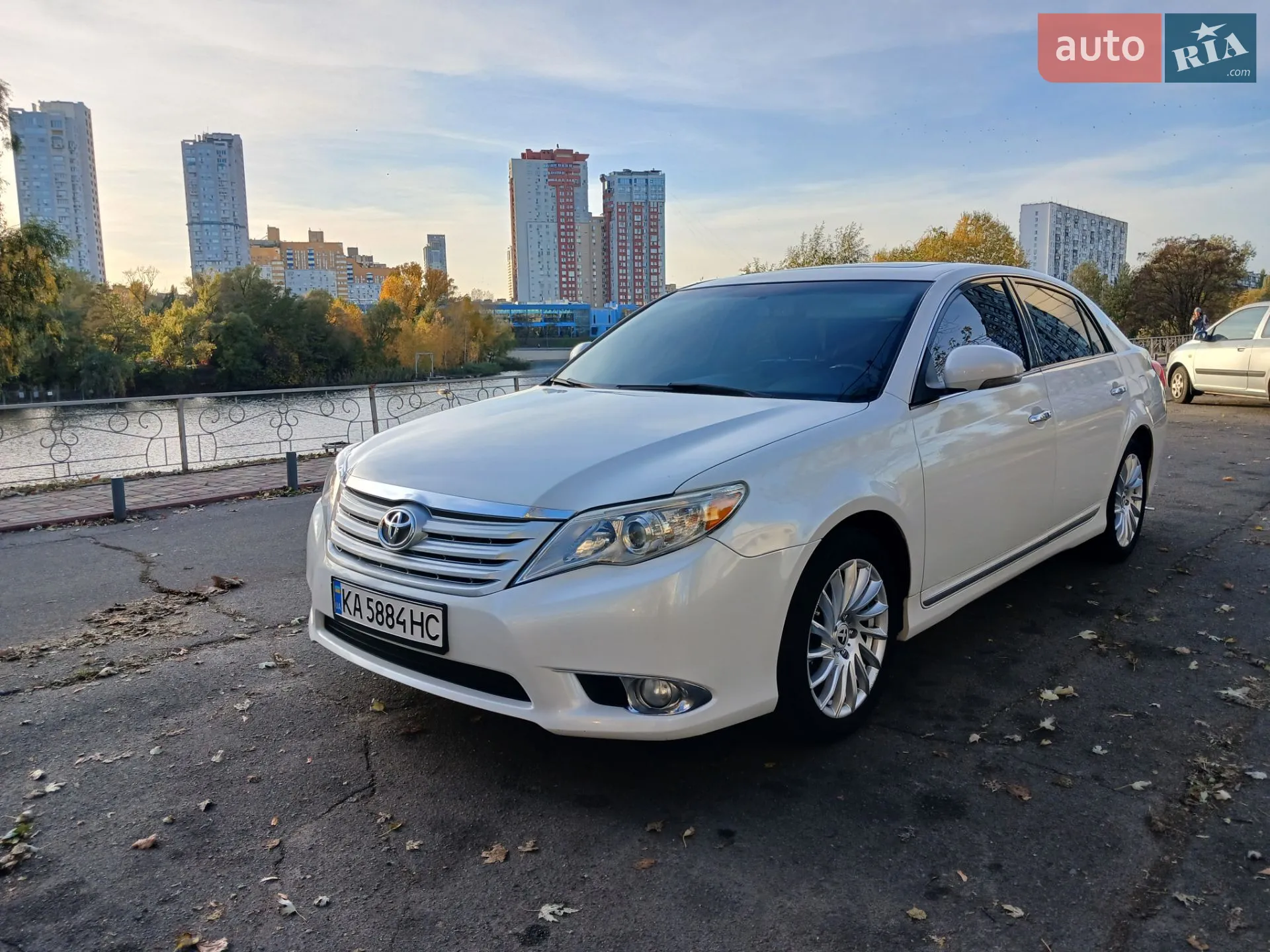 2010 Toyota Avalon - мініатюра 2