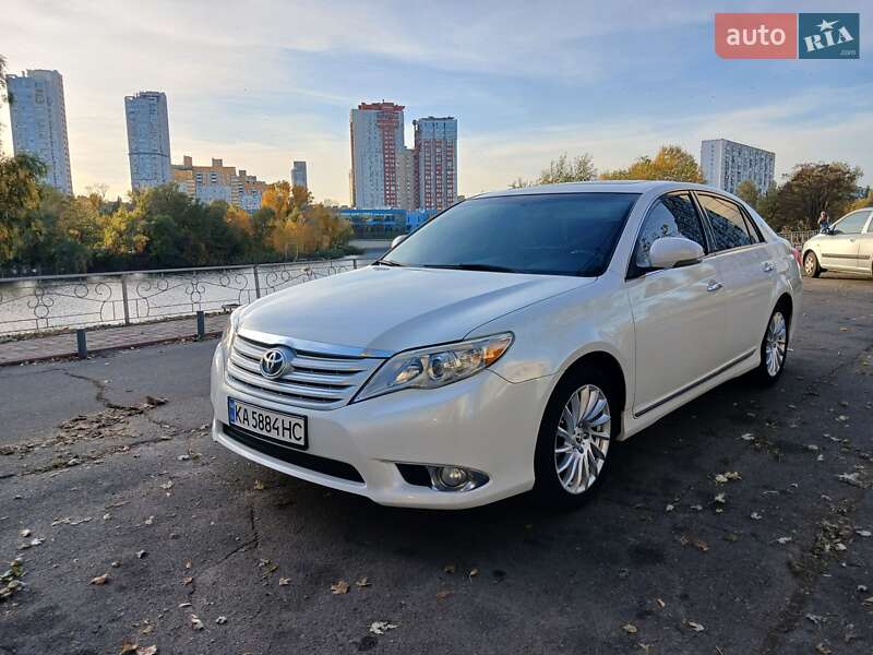 Седан Toyota Avalon 2010 в Києві