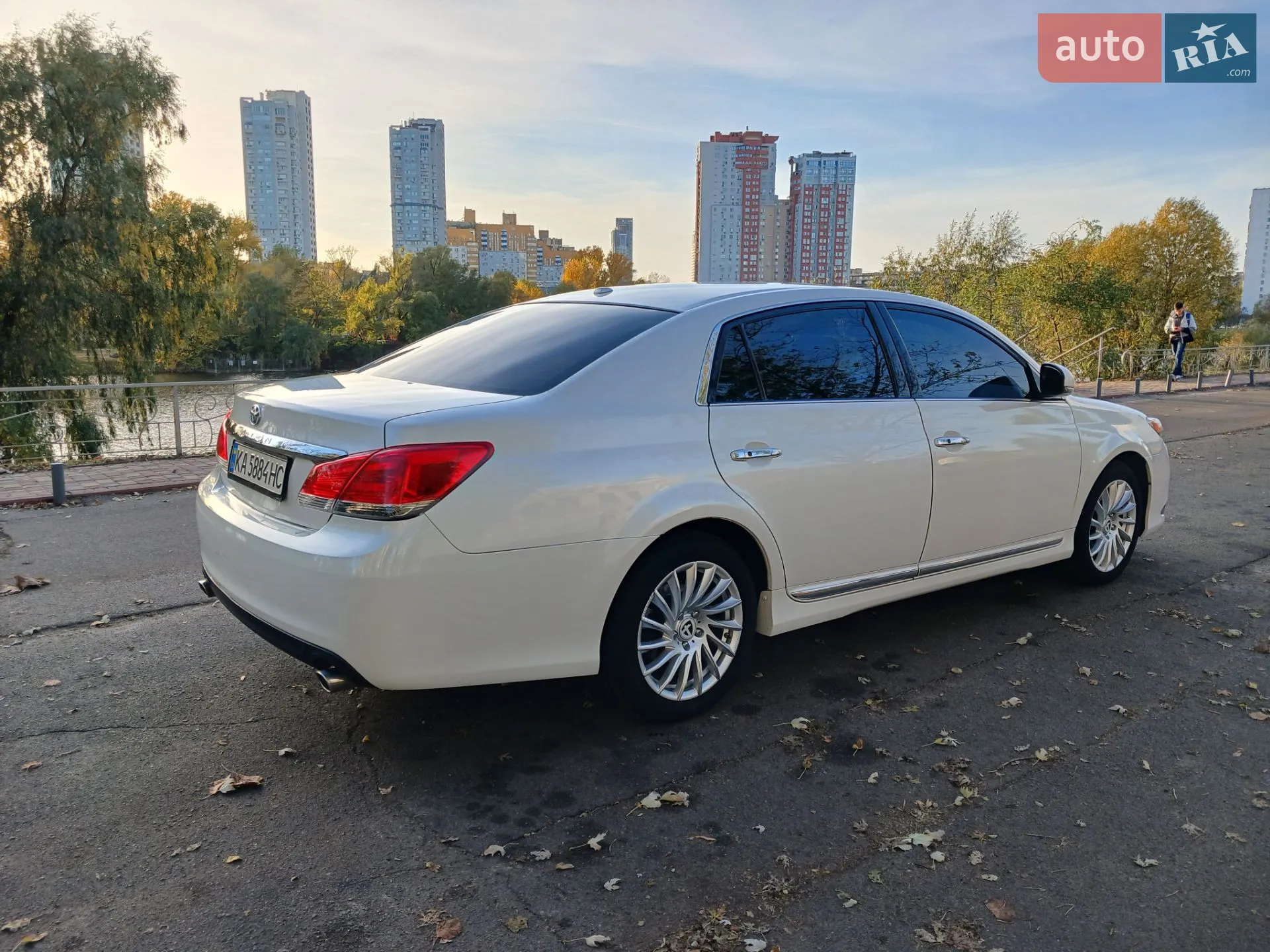2010 Toyota Avalon - мініатюра 3