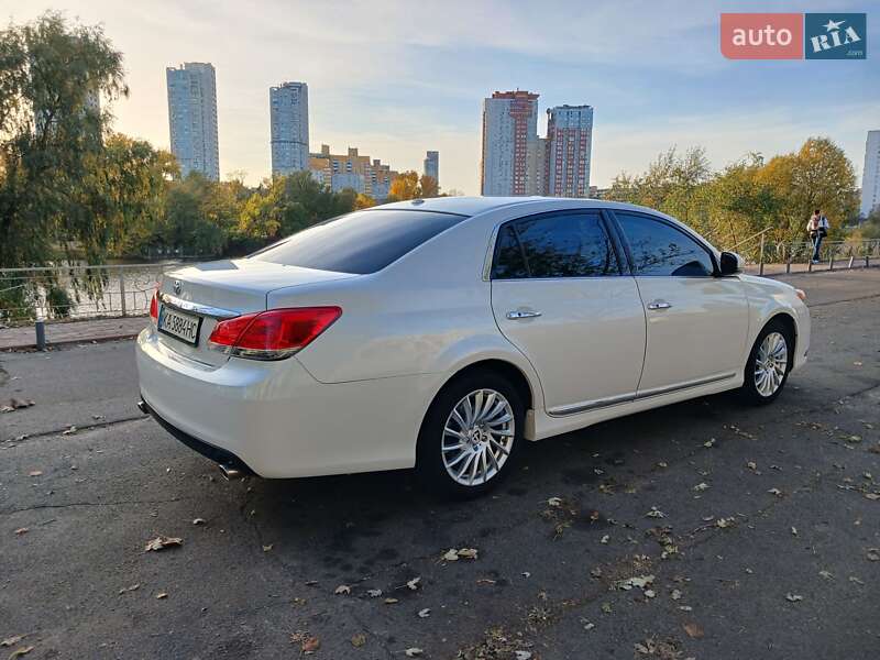 Седан Toyota Avalon 2010 в Києві