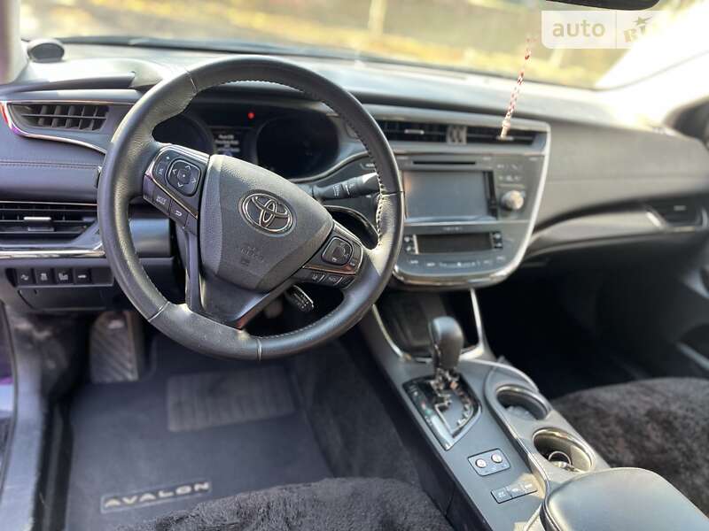 Седан Toyota Avalon 2017 в Ивано-Франковске