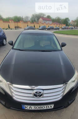 Седан Toyota Avalon 2011 в Измаиле