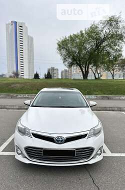 Седан Toyota Avalon 2014 в Киеве