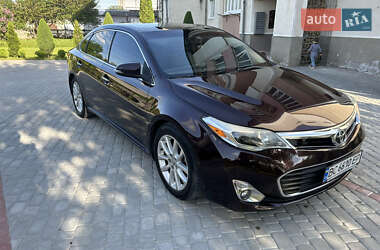 Седан Toyota Avalon 2013 в Золочеве