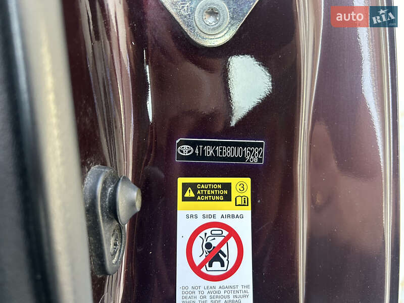 Седан Toyota Avalon 2013 в Золочеві