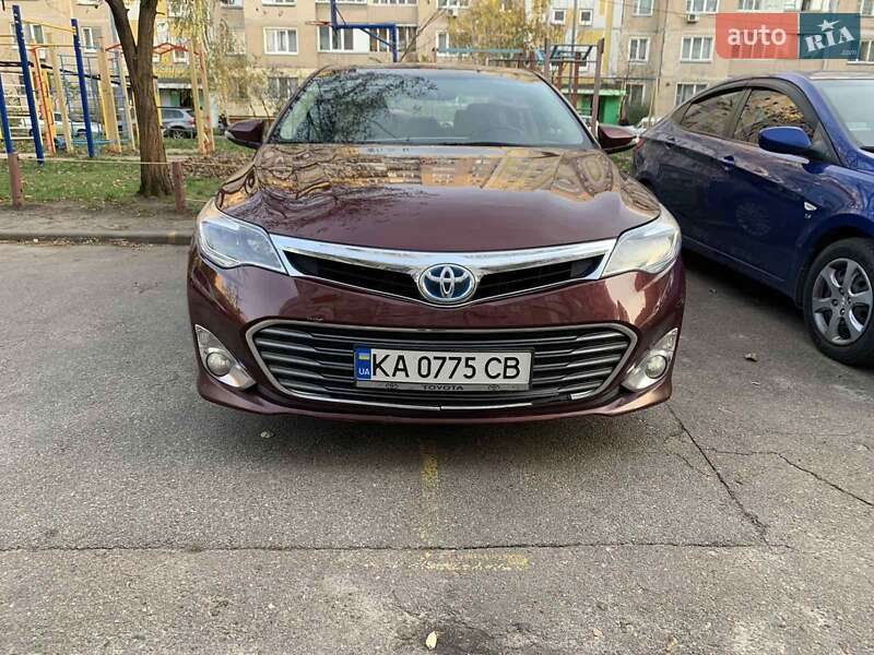 Седан Toyota Avalon 2013 в Киеве