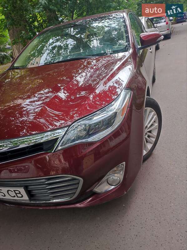 Седан Toyota Avalon 2013 в Киеве