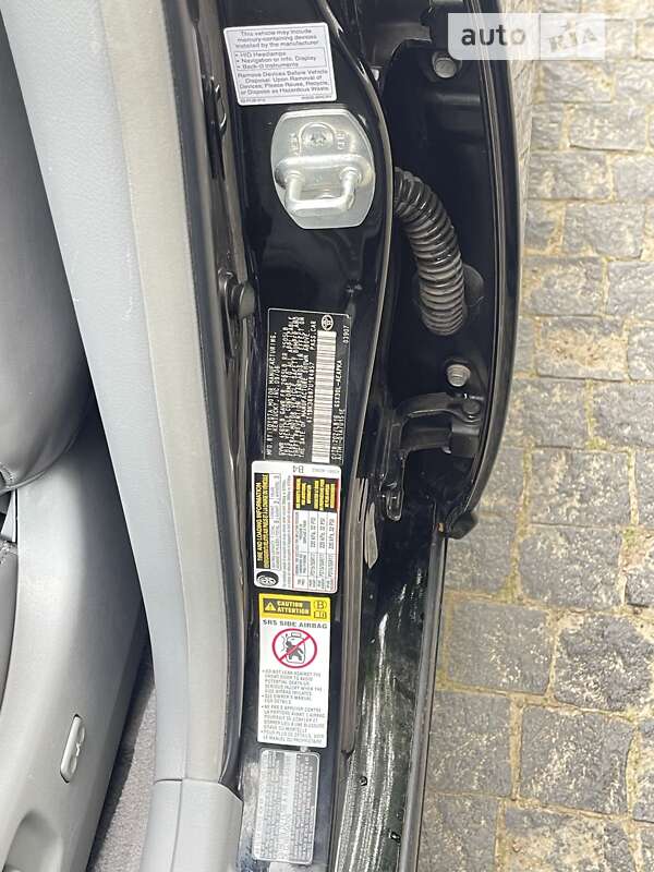 Седан Toyota Avalon 2006 в Чернівцях