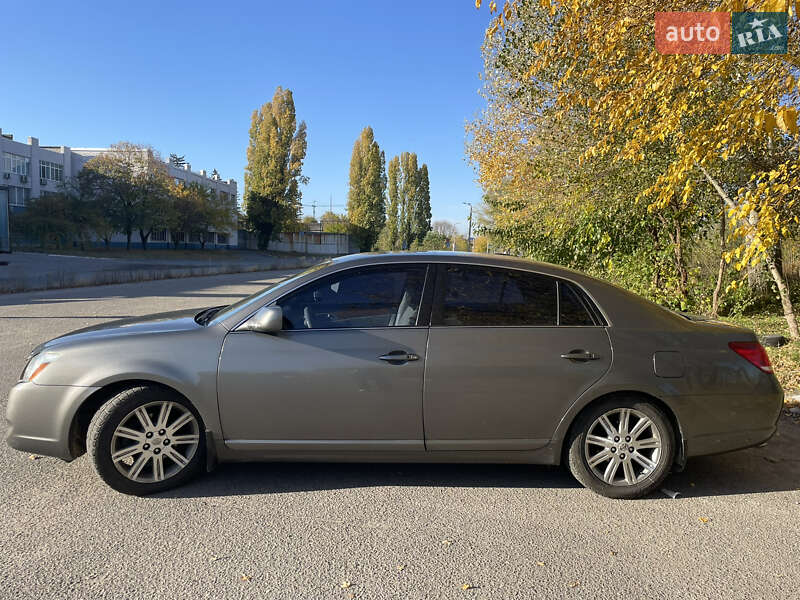 Седан Toyota Avalon 2006 в Дніпрі