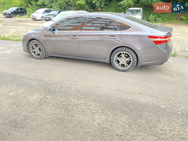 Седан Toyota Avalon 2014 в Виннице