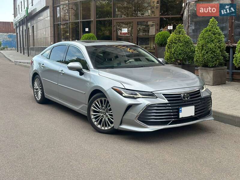 Седан Toyota Avalon 2018 в Одессе