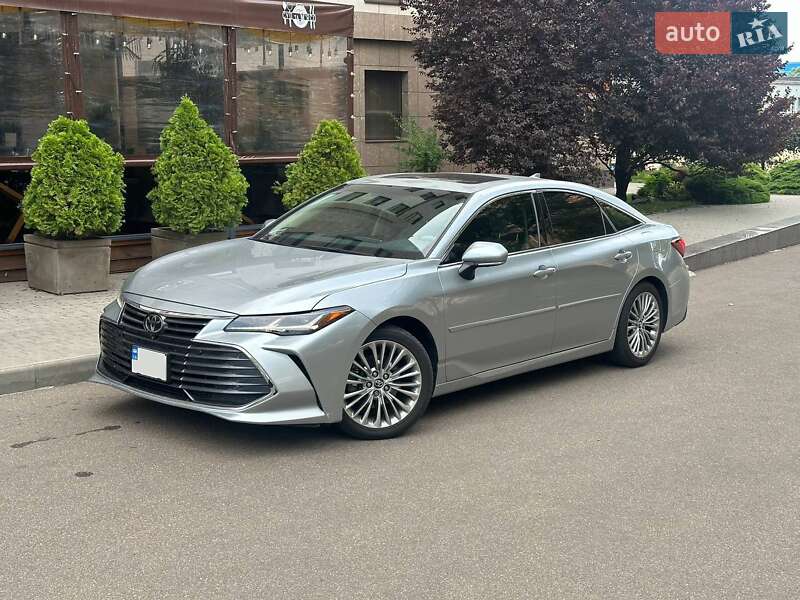 Седан Toyota Avalon 2018 в Одессе
