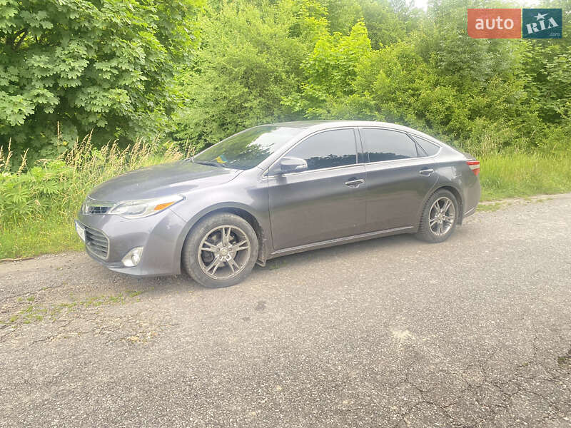Седан Toyota Avalon 2014 в Виннице