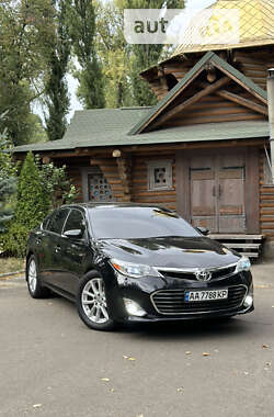 Седан Toyota Avalon 2013 в Киеве