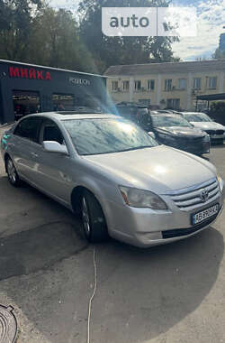 Седан Toyota Avalon 2005 в Києві