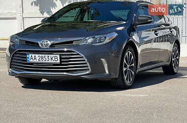 Седан Toyota Avalon 2015 в 