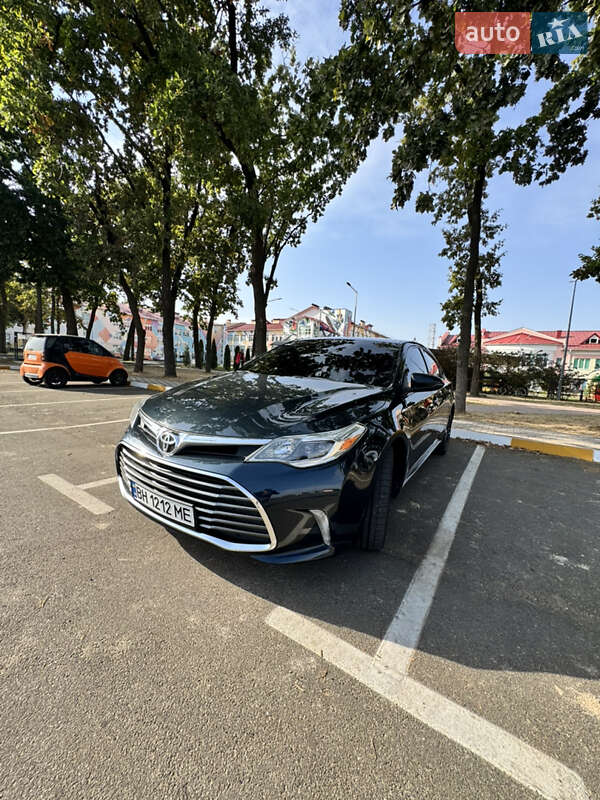 Седан Toyota Avalon 2016 в Киеве
