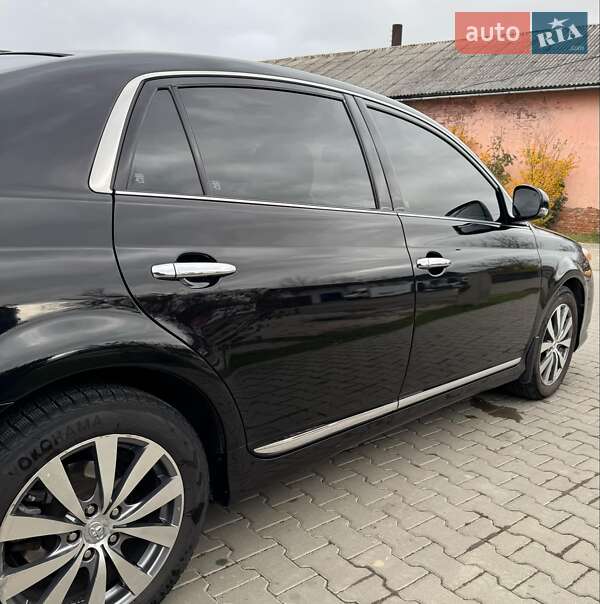 Седан Toyota Avalon 2011 в Косове
