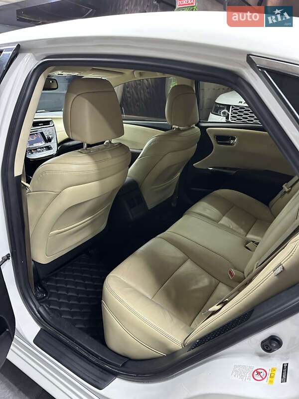 Седан Toyota Avalon 2016 в Одесі