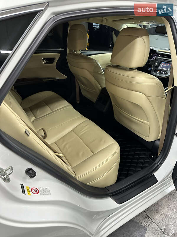 Седан Toyota Avalon 2016 в Одесі