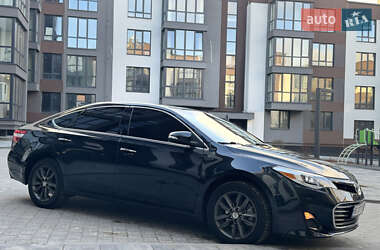 Седан Toyota Avalon 2015 в Львове