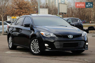 Седан Toyota Avalon 2013 в Киеве