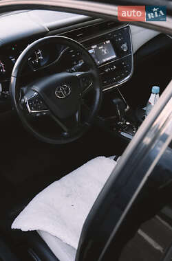 Седан Toyota Avalon 2015 в 